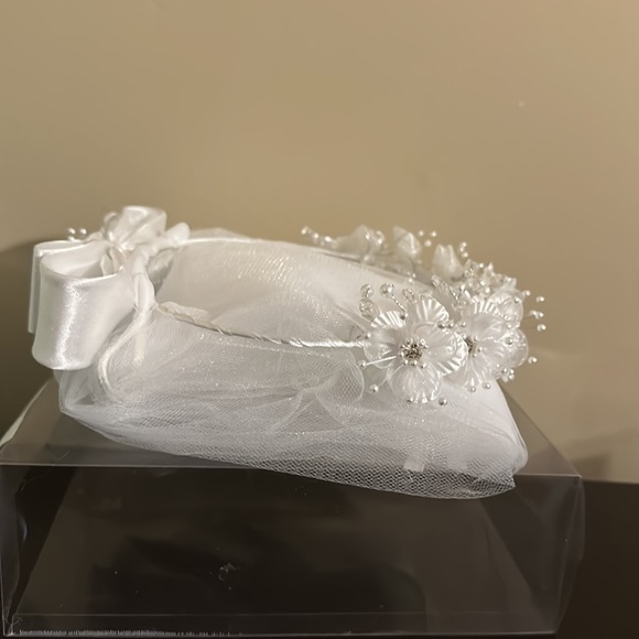 Beaded Organza Flowers w- Satin Bow Communion Veil - Picture 5 of 6